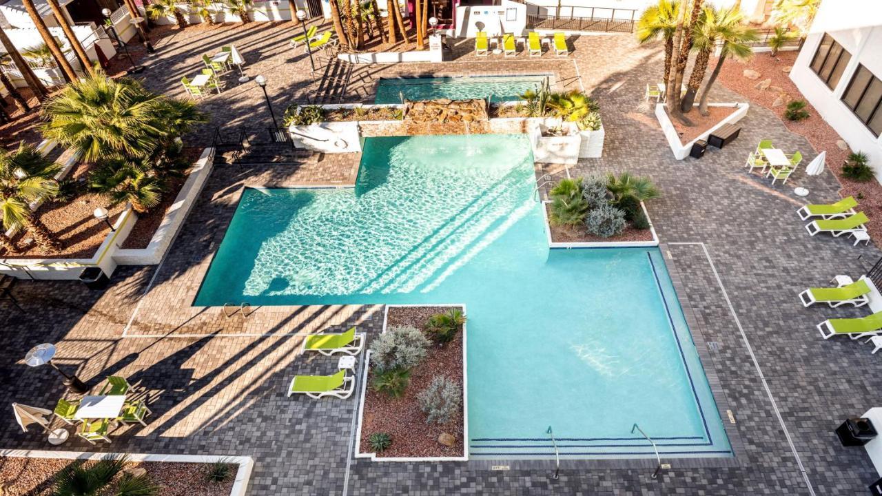 Holiday Inn Phoenix-Mesa Chandler By Ihg Exterior photo