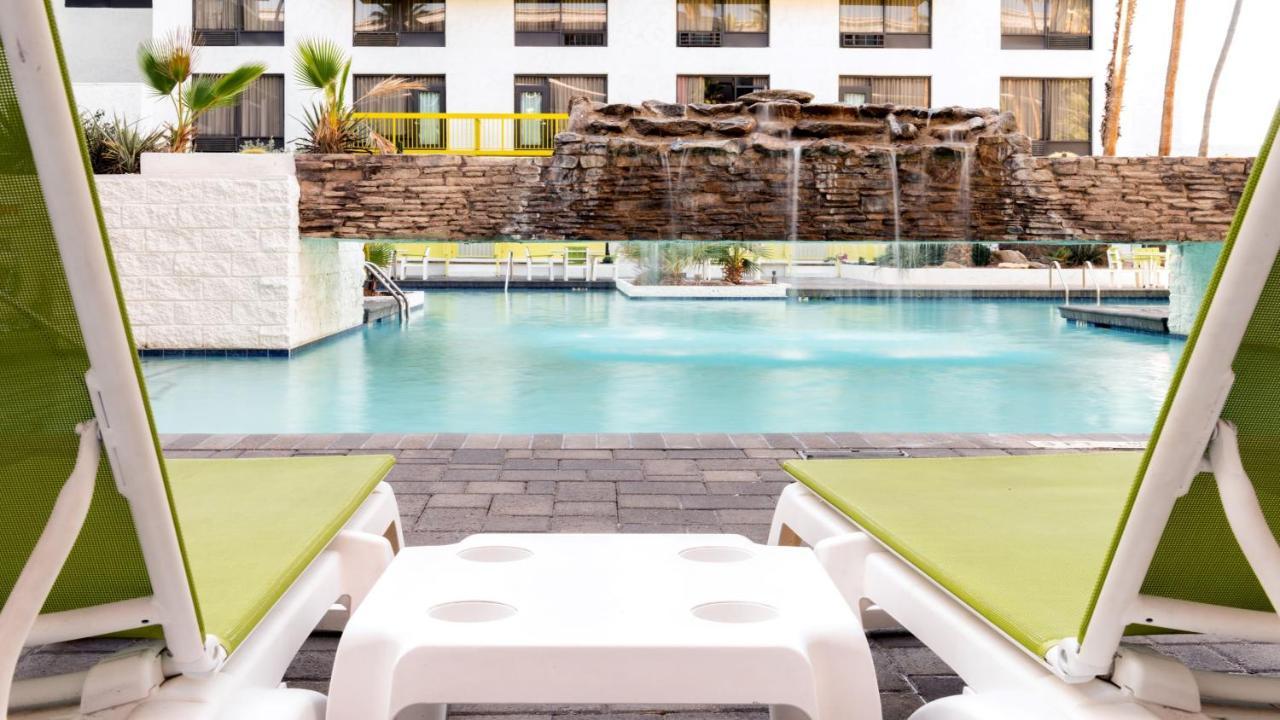 Holiday Inn Phoenix-Mesa Chandler By Ihg Exterior photo