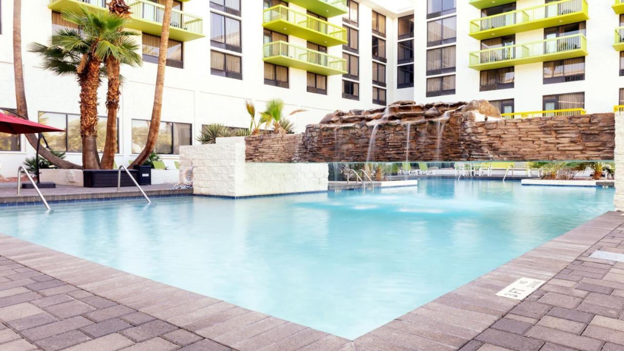 Holiday Inn Phoenix-Mesa Chandler By Ihg Exterior photo