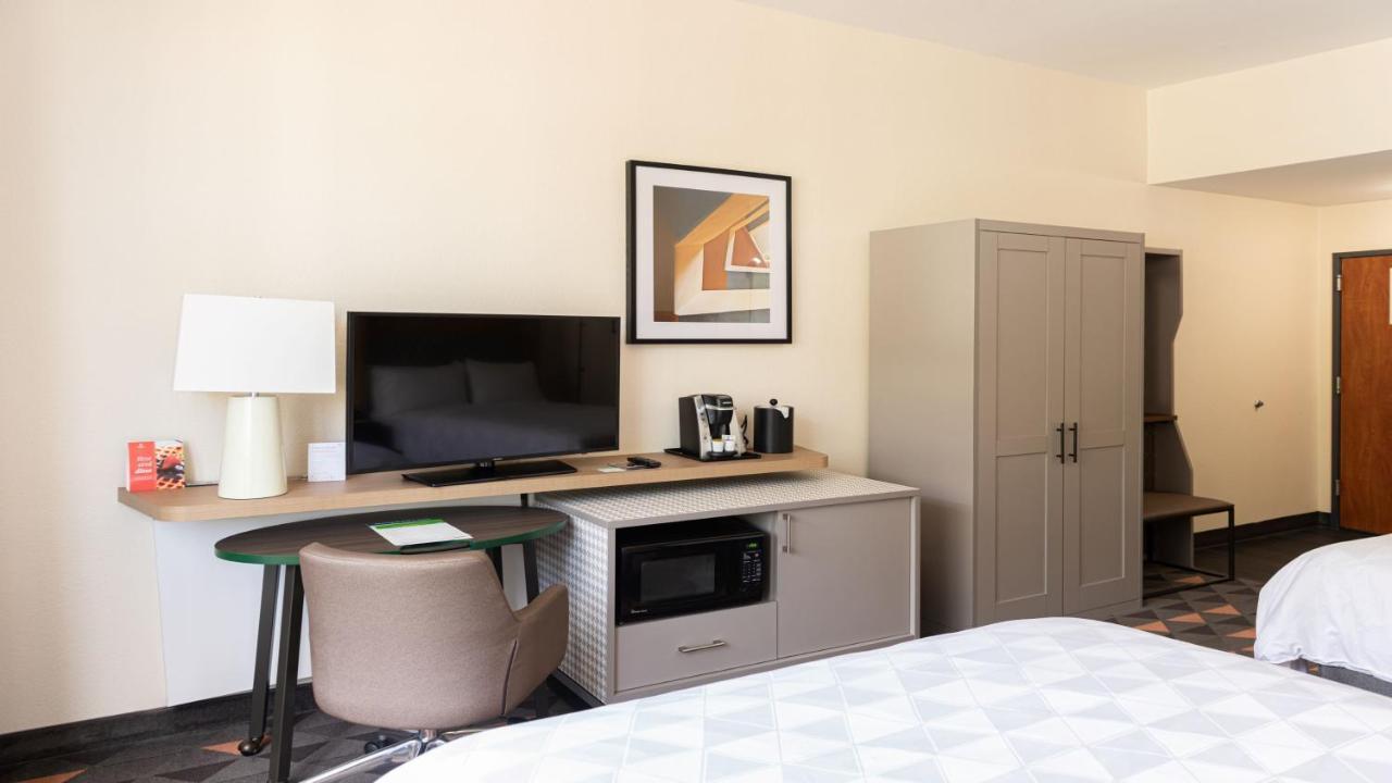 Holiday Inn Phoenix-Mesa Chandler By Ihg Exterior photo