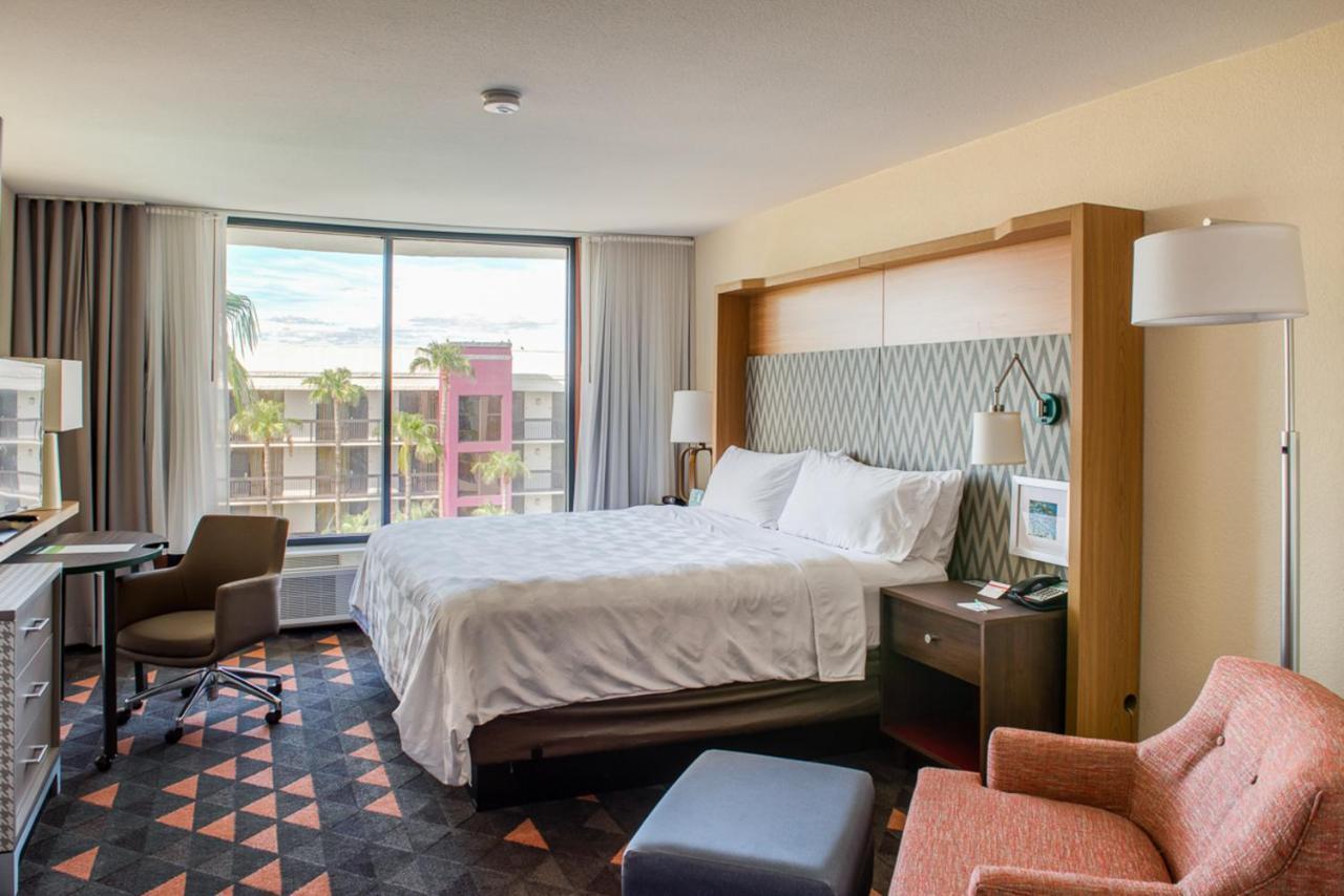 Holiday Inn Phoenix-Mesa Chandler By Ihg Exterior photo