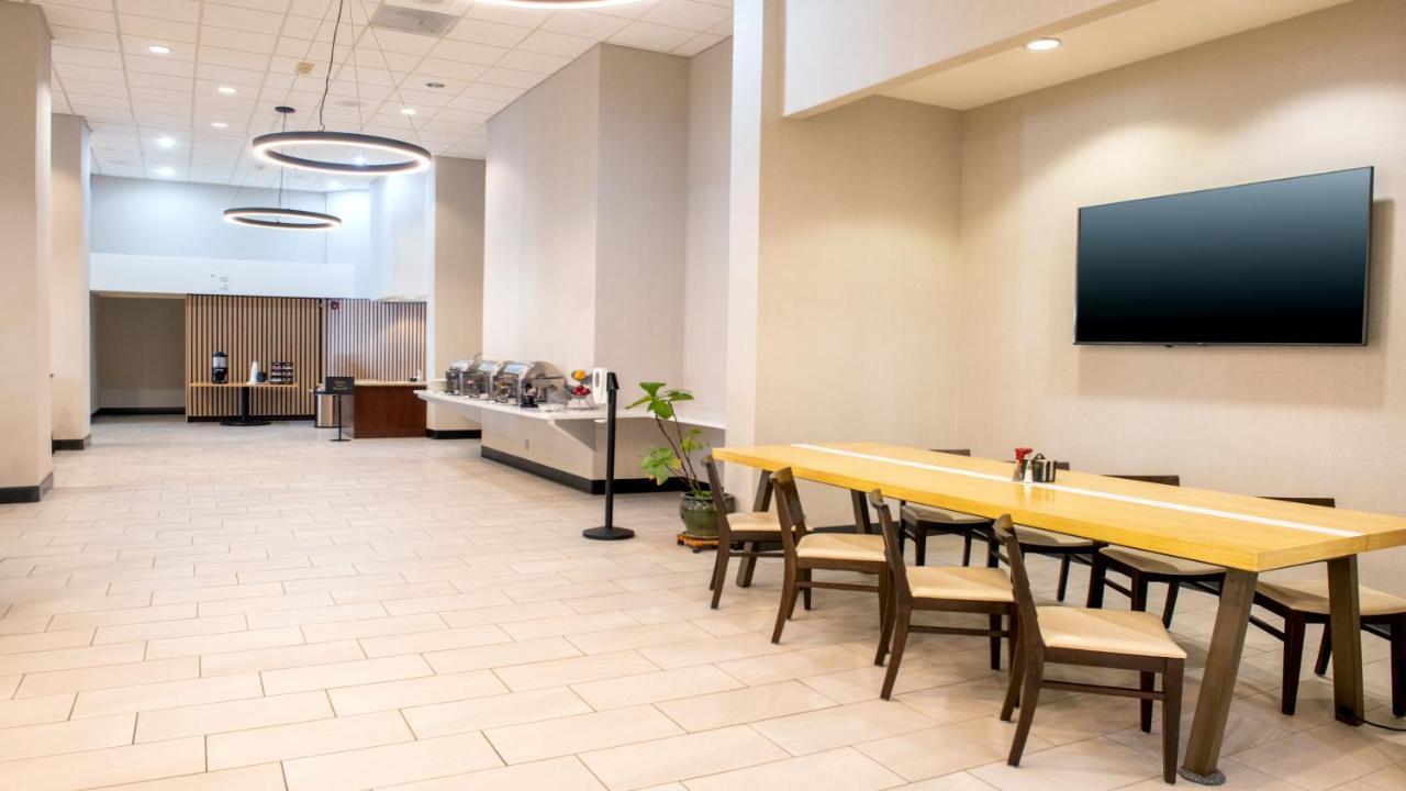 Holiday Inn Phoenix-Mesa Chandler By Ihg Exterior photo