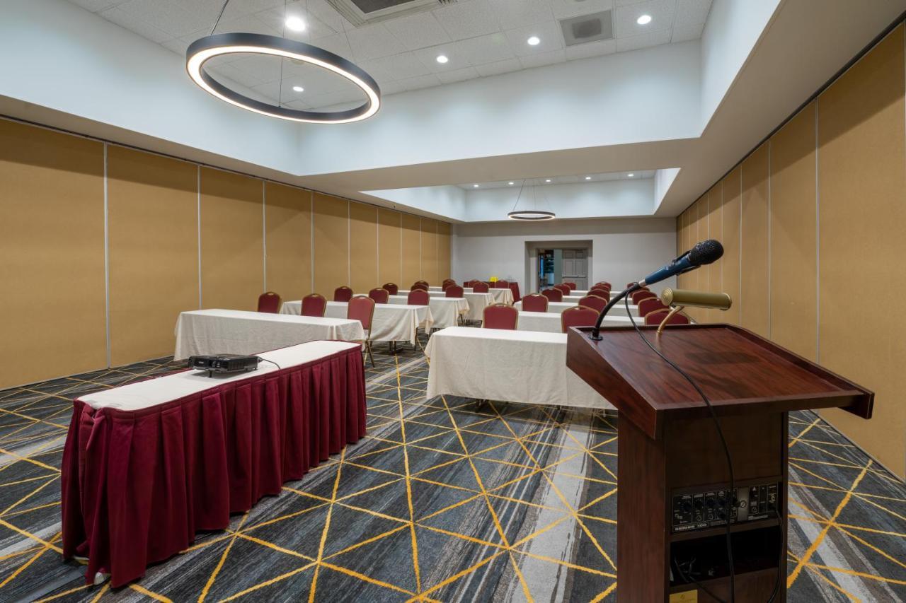 Holiday Inn Phoenix-Mesa Chandler By Ihg Exterior photo