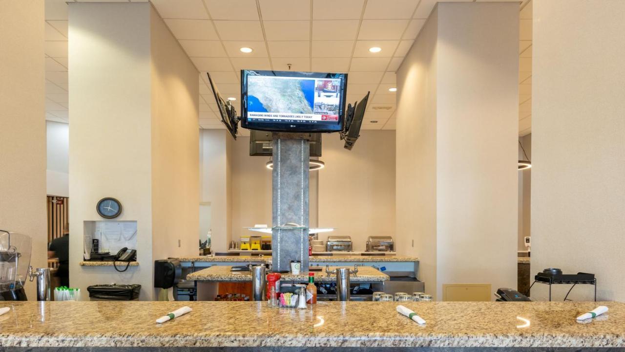 Holiday Inn Phoenix-Mesa Chandler By Ihg Exterior photo